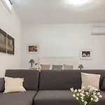 Eleni\'S Studio